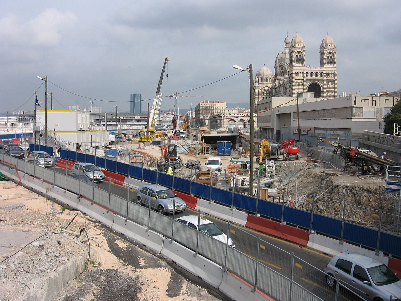 1280px-Construction_work_near_Cathédrale_de_la_Major_de_Marseille